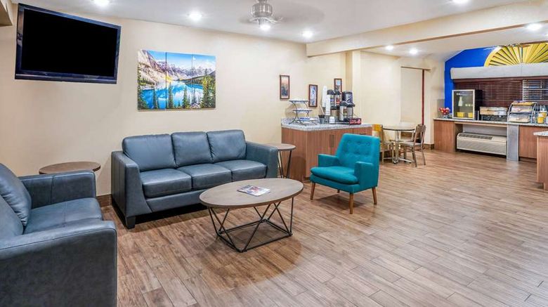 <b>Days Inn Greeley Lobby</b>. Images powered by <a href="https://iceportal.shijigroup.com/" title="IcePortal" target="_blank">IcePortal</a>.