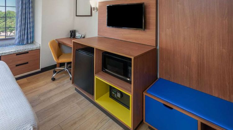Days Inn Greeley Room