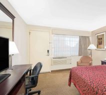 Days Inn Springfield/Phil Intl Airport Room