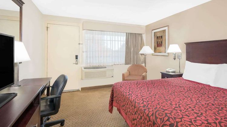 Days Inn Springfield/Phil Intl Airport Room