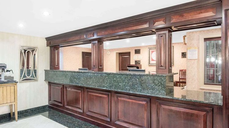 Days Inn Springfield/Phil Intl Airport Lobby