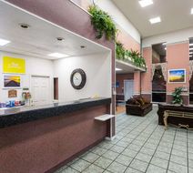 Days Inn & Suites Port Richey Lobby