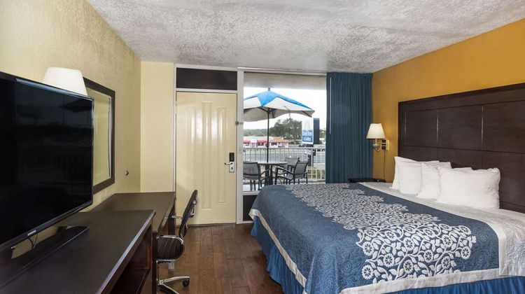 Days Inn & Suites Port Richey Room