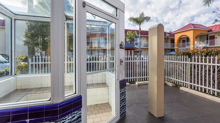 Days Inn & Suites Port Richey Spa