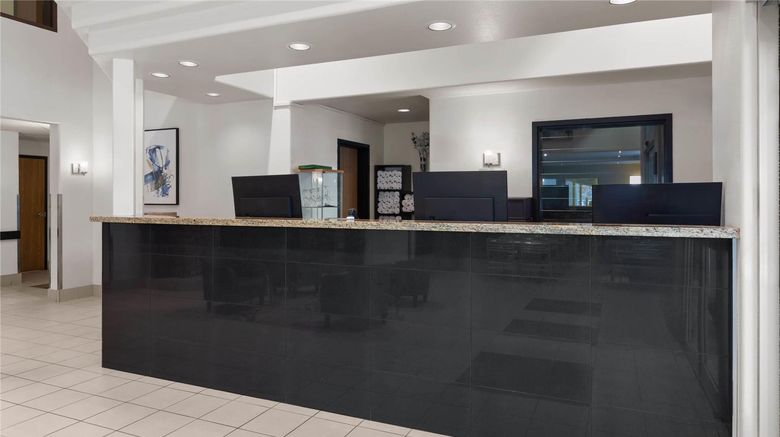 <b>Super 8 Quebec City Lobby</b>. Images powered by <a href="https://iceportal.shijigroup.com/" title="IcePortal" target="_blank">IcePortal</a>.
