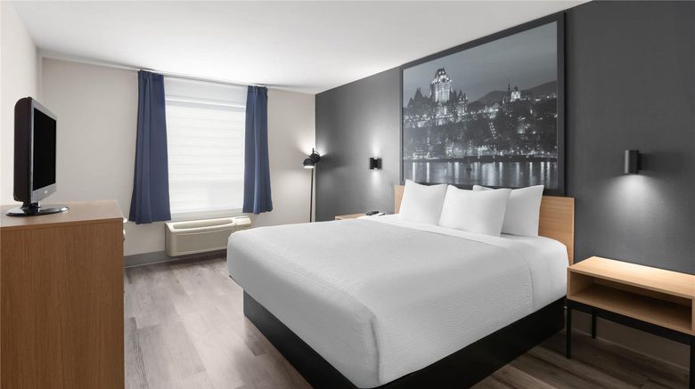 <b>Super 8 Quebec City Room</b>. Images powered by <a href="https://iceportal.shijigroup.com/" title="IcePortal" target="_blank">IcePortal</a>.