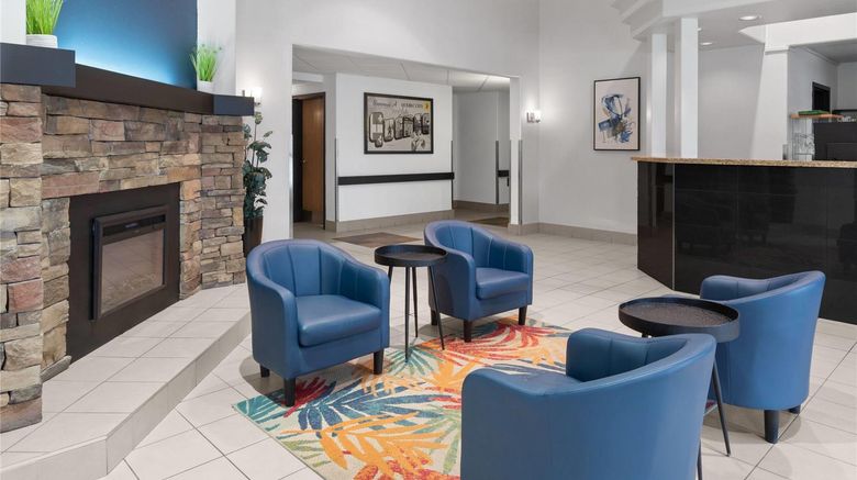 <b>Super 8 Quebec City Lobby</b>. Images powered by <a href="https://iceportal.shijigroup.com/" title="IcePortal" target="_blank">IcePortal</a>.
