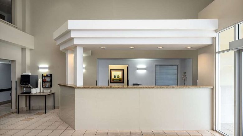 <b>Super 8 Sainte Agathe Des Monts Lobby</b>. Images powered by <a href="https://iceportal.shijigroup.com/" title="IcePortal" target="_blank">IcePortal</a>.