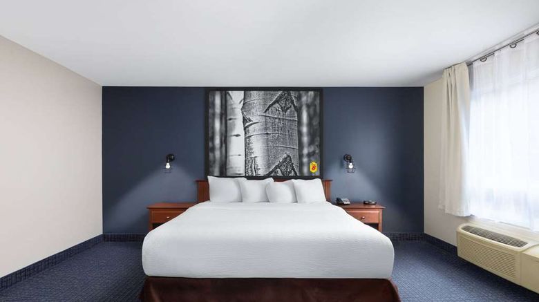 <b>Super 8 Sainte Agathe Des Monts Suite</b>. Images powered by <a href="https://iceportal.shijigroup.com/" title="IcePortal" target="_blank">IcePortal</a>.