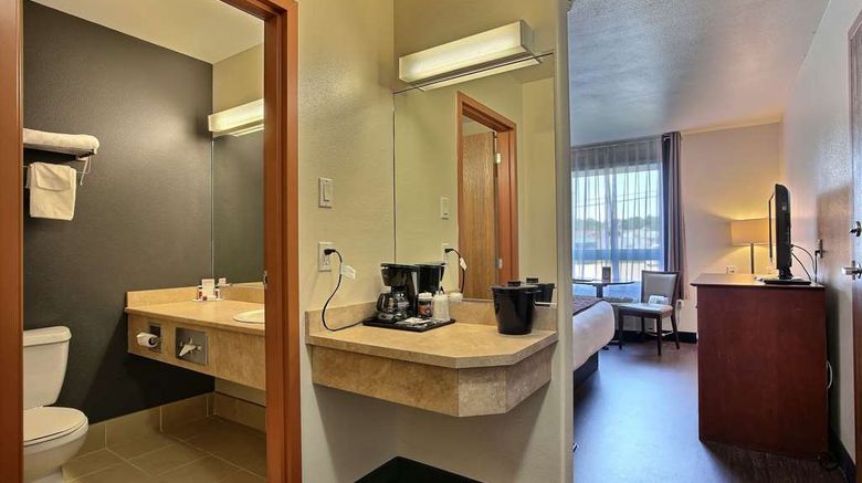 <b>Super 8 Trois-Rivieres Room</b>. Images powered by <a href="https://iceportal.shijigroup.com/" title="IcePortal" target="_blank">IcePortal</a>.