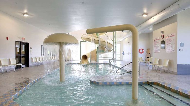 <b>Super 8 Trois-Rivieres Pool</b>. Images powered by <a href="https://iceportal.shijigroup.com/" title="IcePortal" target="_blank">IcePortal</a>.