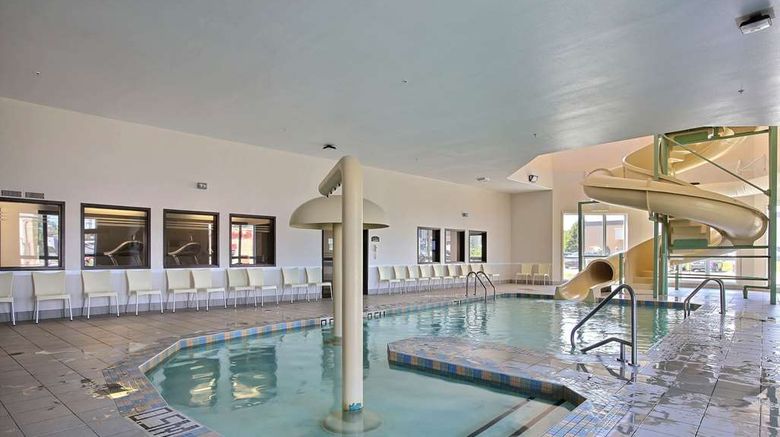 <b>Super 8 Trois-Rivieres Pool</b>. Images powered by <a href="https://iceportal.shijigroup.com/" title="IcePortal" target="_blank">IcePortal</a>.