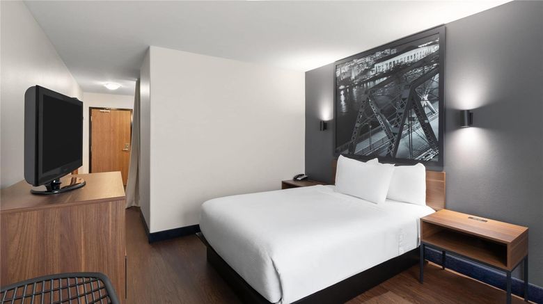 <b>Super 8 Trois-Rivieres Suite</b>. Images powered by <a href="https://iceportal.shijigroup.com/" title="IcePortal" target="_blank">IcePortal</a>.