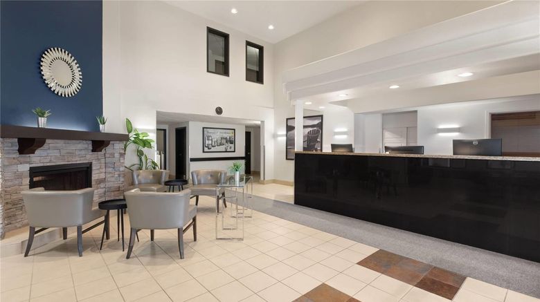<b>Super 8 Trois-Rivieres Lobby</b>. Images powered by <a href="https://iceportal.shijigroup.com/" title="IcePortal" target="_blank">IcePortal</a>.