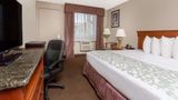 Days Inn by Wyndham Historic Downtown Room