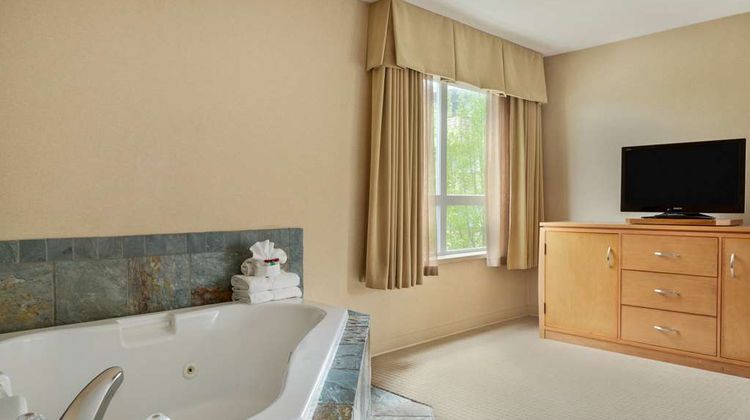 Ramada Nanaimo Suite