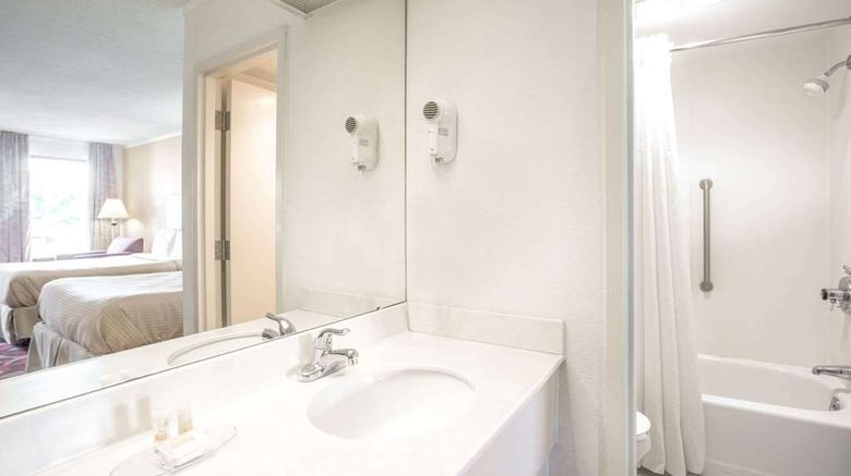 <b>Days Inn Salem Room</b>. Images powered by <a href="https://iceportal.shijigroup.com/" title="IcePortal" target="_blank">IcePortal</a>.