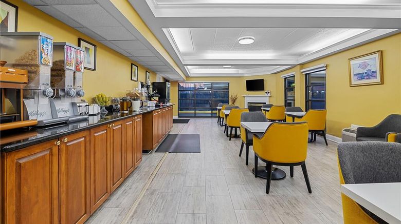 <b>Days Inn Salem Restaurant</b>. Images powered by <a href="https://iceportal.shijigroup.com/" title="IcePortal" target="_blank">IcePortal</a>.