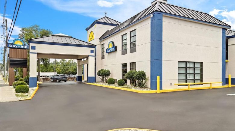 <b>Days Inn Salem Exterior</b>. Images powered by <a href="https://iceportal.shijigroup.com/" title="IcePortal" target="_blank">IcePortal</a>.
