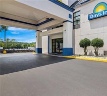 Days Inn Salem Exterior
