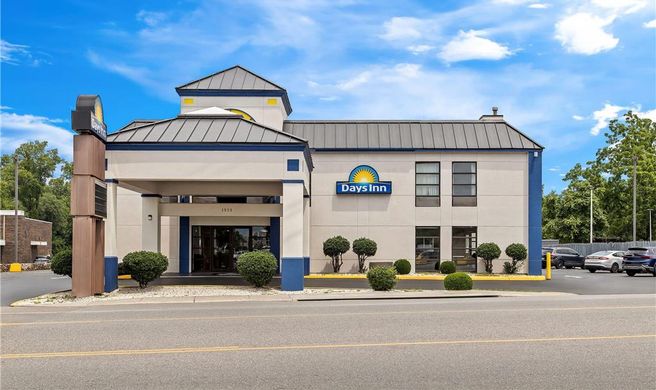 Days Inn Salem Exterior