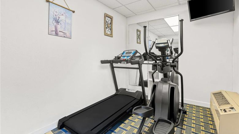<b>Days Inn Salem Health</b>. Images powered by <a href="https://iceportal.shijigroup.com/" title="IcePortal" target="_blank">IcePortal</a>.