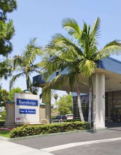 Travelodge Anaheim Inn and Suite