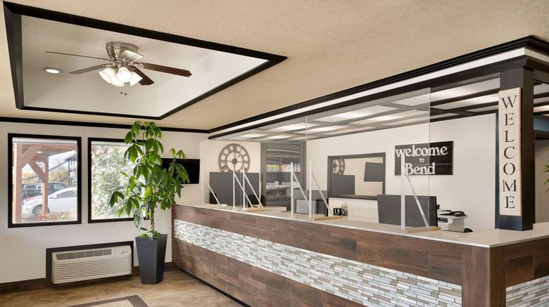 <b>Days Inn Bend Lobby</b>. Images powered by <a href="https://iceportal.shijigroup.com/" title="IcePortal" target="_blank">IcePortal</a>.
