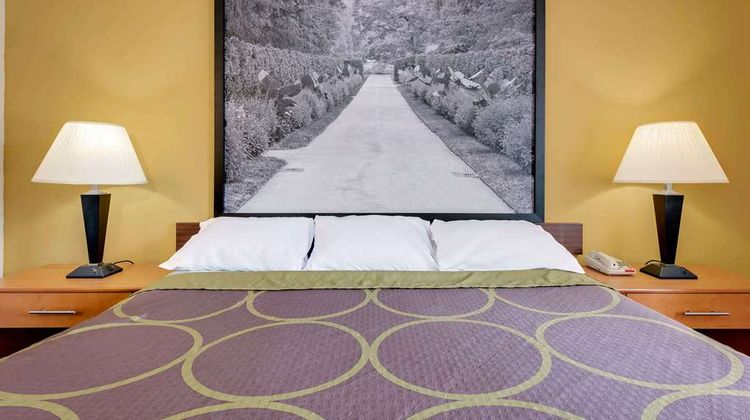 Super 8 Allentown Room