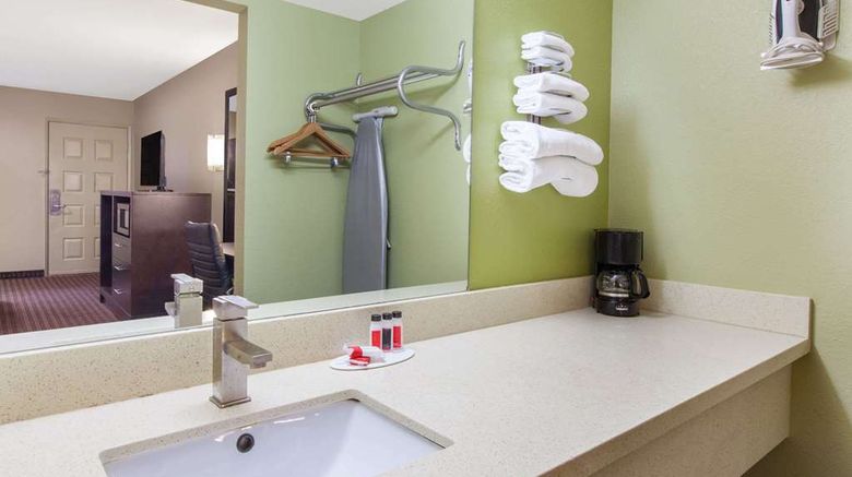 <b>Days Inn San Jose Milpitas Room</b>. Images powered by <a href="https://iceportal.shijigroup.com/" title="IcePortal" target="_blank">IcePortal</a>.