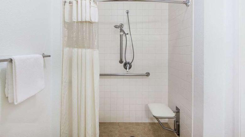 <b>Days Inn San Jose Milpitas Room</b>. Images powered by <a href="https://iceportal.shijigroup.com/" title="IcePortal" target="_blank">IcePortal</a>.