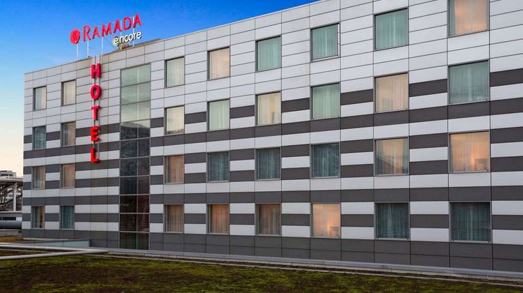 Ramada Encore Geneva Exterior