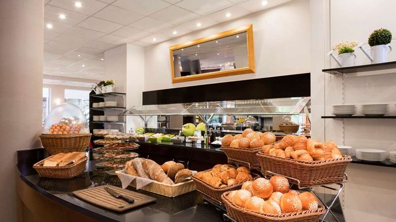 <b>Ramada Encore Geneva Restaurant</b>. Images powered by <a href="https://iceportal.shijigroup.com/" title="IcePortal" target="_blank">IcePortal</a>.