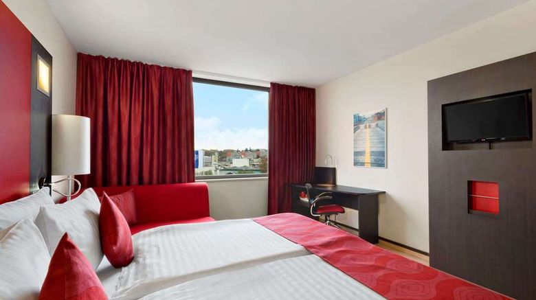 <b>Ramada Encore Geneva Room</b>. Images powered by <a href="https://iceportal.shijigroup.com/" title="IcePortal" target="_blank">IcePortal</a>.