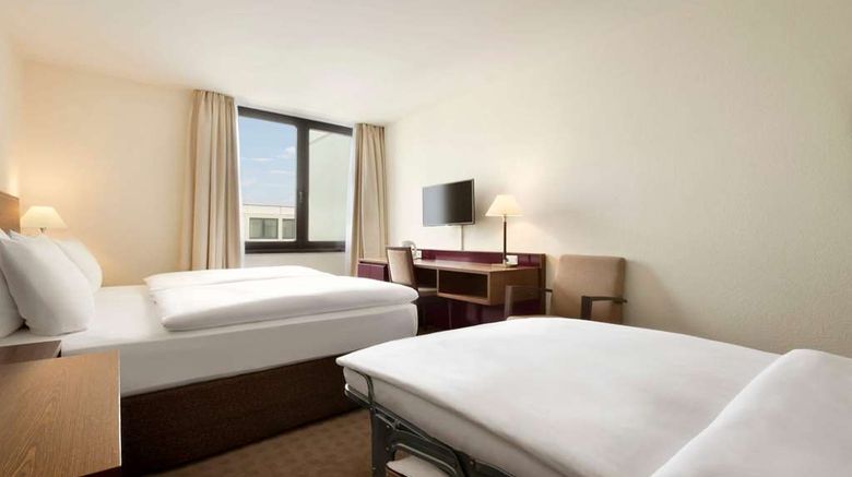 <b>Ramada Nuernberg Parkhotel Room</b>. Images powered by <a href="https://iceportal.shijigroup.com/" title="IcePortal" target="_blank">IcePortal</a>.