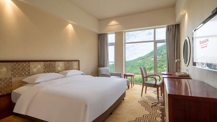 Ramada Plaza Taian Room