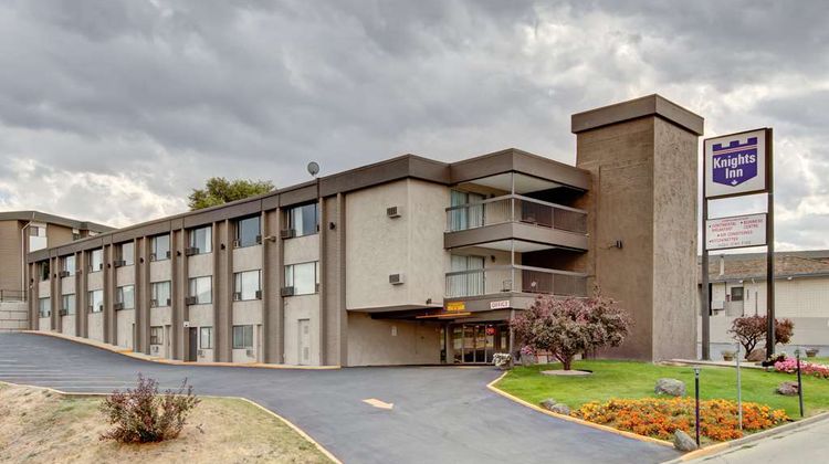 Knights Inn Kamloops Exterior