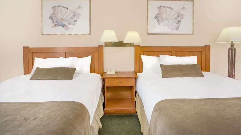 <b>Howard Johnson Downtown Kamloops Room</b>. Images powered by <a href="https://iceportal.shijigroup.com/" title="IcePortal" target="_blank">IcePortal</a>.