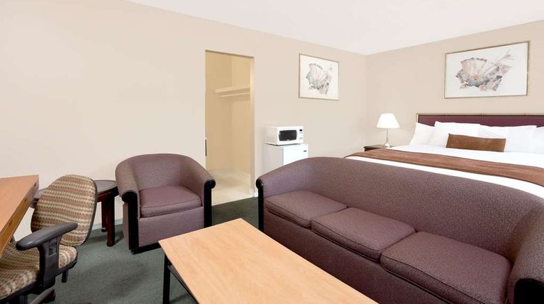 <b>Howard Johnson Downtown Kamloops Suite</b>. Images powered by <a href="https://iceportal.shijigroup.com/" title="IcePortal" target="_blank">IcePortal</a>.