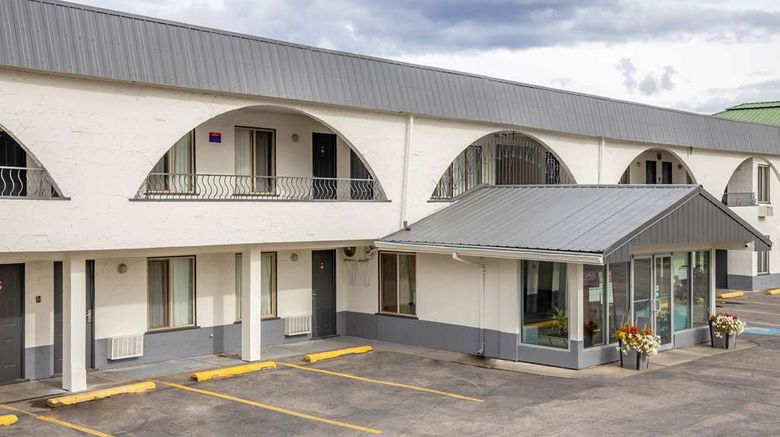 <b>Howard Johnson Downtown Kamloops Exterior</b>. Images powered by <a href="https://iceportal.shijigroup.com/" title="IcePortal" target="_blank">IcePortal</a>.