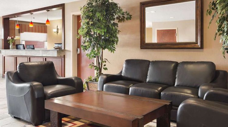 Days Inn & Suites Cochrane Lobby