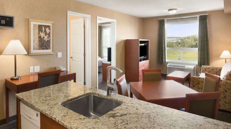 Days Inn & Suites Cochrane Suite
