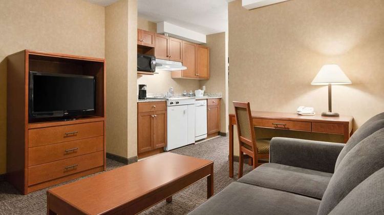 Days Inn & Suites Cochrane Suite