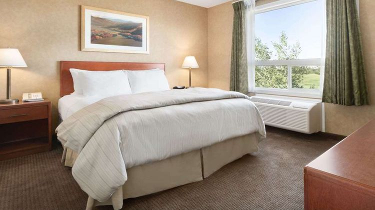 Days Inn & Suites Cochrane Suite