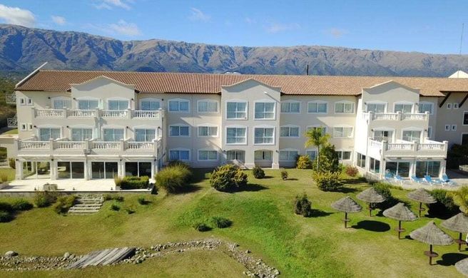 Howard Johnson Resort Villa de Merlo Exterior