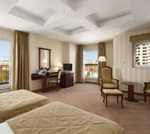 Ramada Hotel & Suites Bucharest North Room