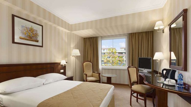 <b>Ramada Hotel & Suites Bucharest North Room</b>. Images powered by <a href="https://iceportal.shijigroup.com/" title="IcePortal" target="_blank">IcePortal</a>.