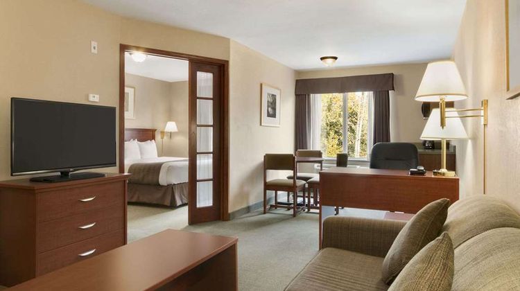 Days Inn Thunder Bay North Suite
