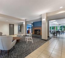 Days Inn Thunder Bay North Lobby