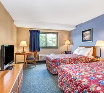 Super 8 Mahwah Room